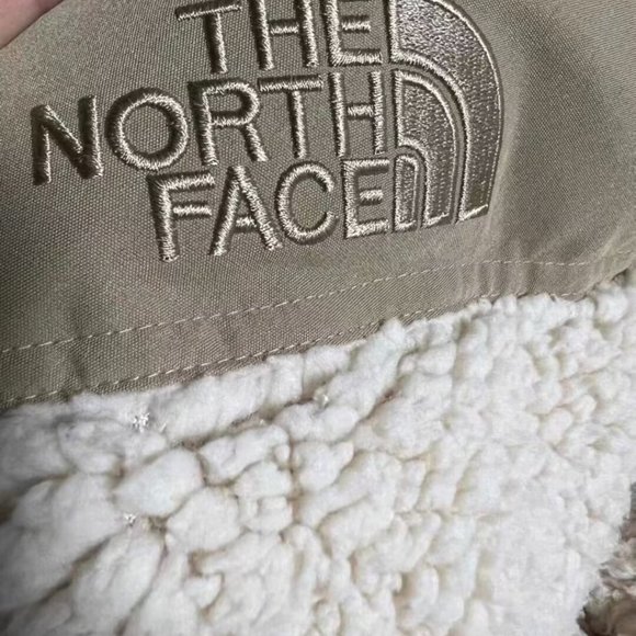 The North Face Sherpa Nuptse Jacket - Picture 3 of 5
